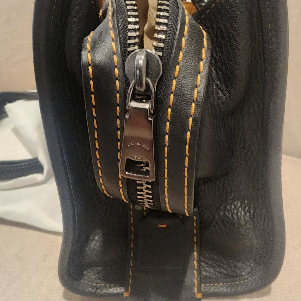 Coach - Picture 6 of 9